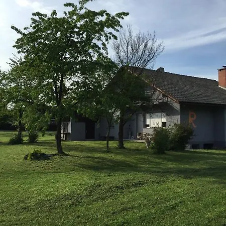 Sempeter Country house